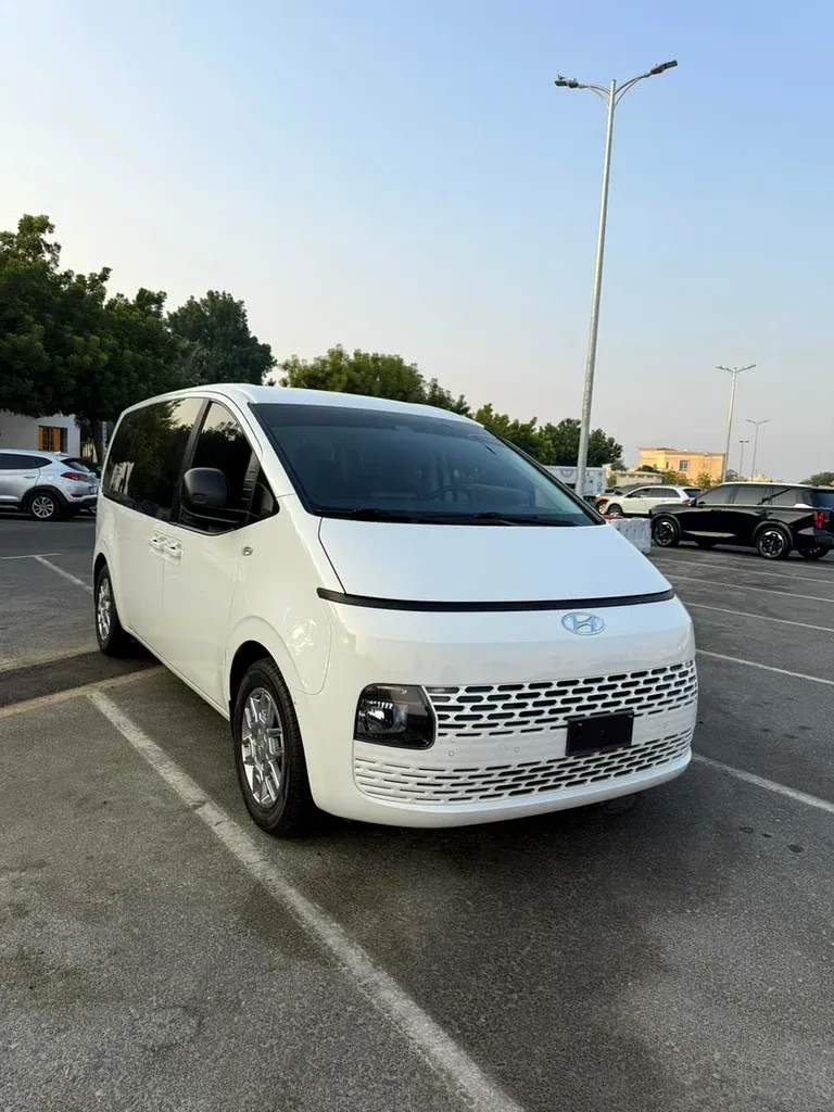 هيونداي ستاريا 2022